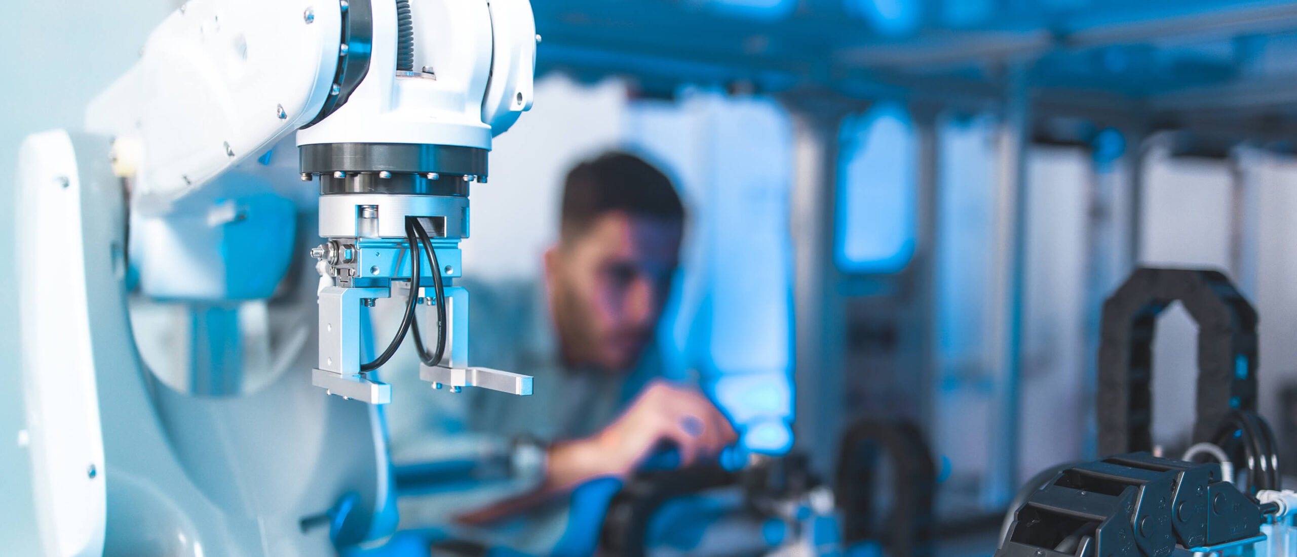 Automatisation de systèmes industriels et robotique